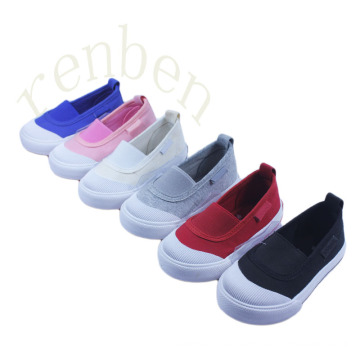 2015 New Children′s Comfortable Casual Canvas Shoes